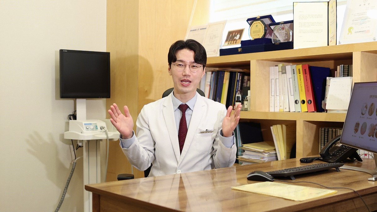 키 성장 진료에 대해 설명하는 한의사 (영상 장면)