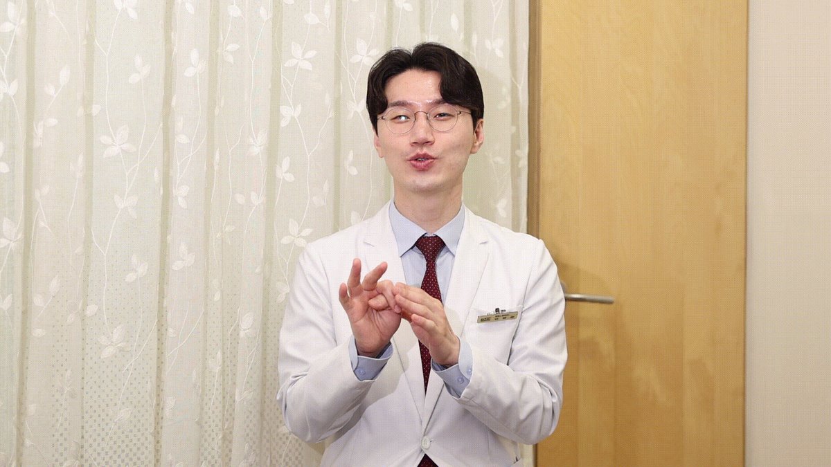 얼굴마비 치료에 대해 설명하는 한의사 (영상 장면)